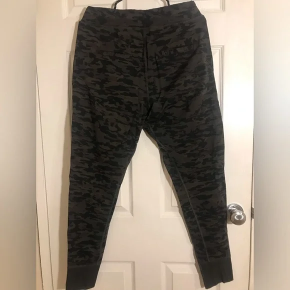 Alphalete Performance Joggers - Picture 3 of 3